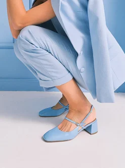 Konstantin Starke – Slingback-Pumps aus Lackleder himmelblau