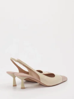 Konstantin Starke – Slingback-Pumps aus Lackleder Cremebeige