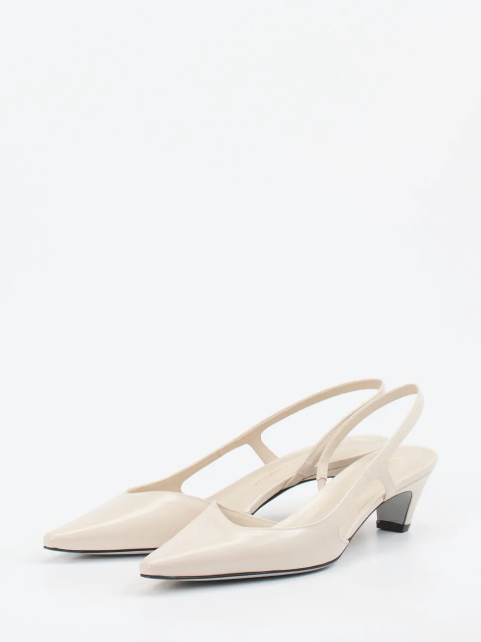 Konstantin Starke – Slingpumps aus Hochglanzleder beige