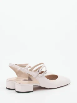 Konstantin Starke – Slingpumps aus Lackleder cremeweiß