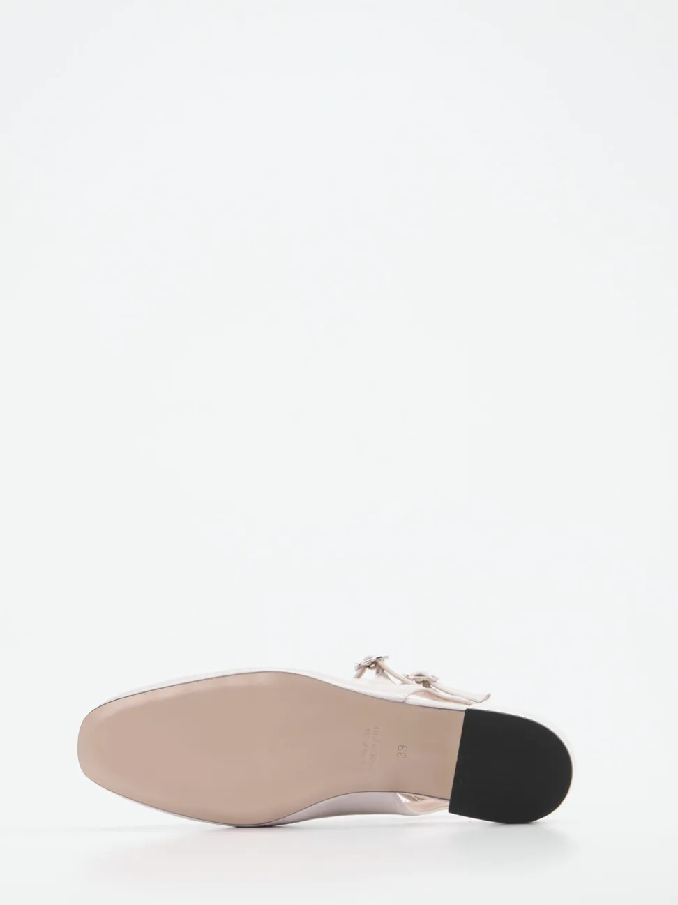 Konstantin Starke – Slingpumps aus Lackleder cremeweiß