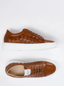 Konstantin Starke – Sneaker aus Flechtleder Cognac