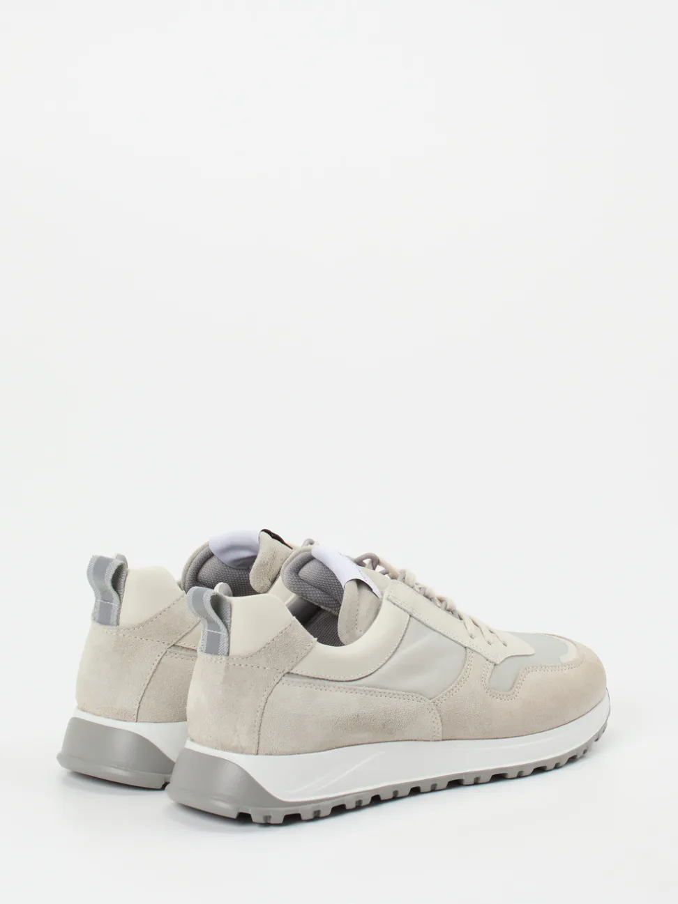 Konstantin Starke – Sneaker aus Veloursleder Beigegrau