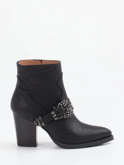 Konstantin Starke – Stiefelette aus geprägtem Leder schwarz