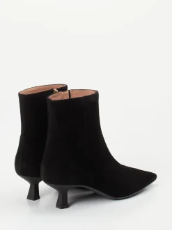 Konstantin Starke – Stiefeletten aus Veloursleder schwarz
