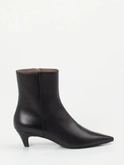 Konstantin Starke – Stiefelette aus Lammleder schwarz