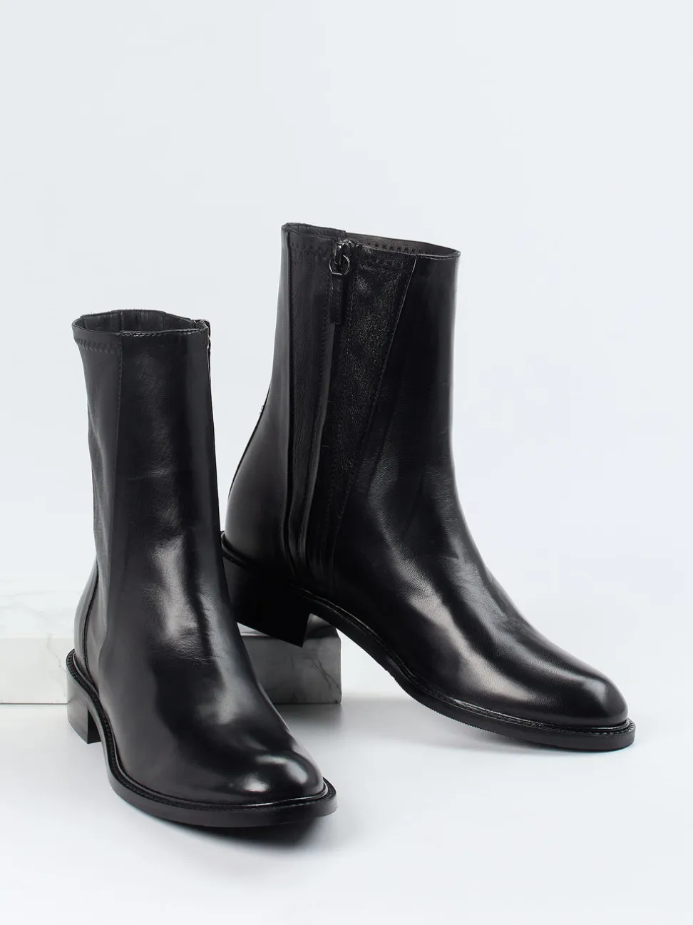 Konstantin Starke – Stiefeletten aus Glattleder Schwarz