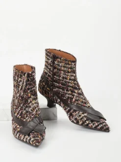Konstantin Starke – Stiefelette aus Bouclé und Leder dunkelbraun