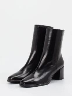 Konstantin Starke – Stiefelette aus Lammleder Schwarz