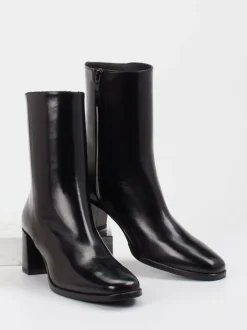 Konstantin Starke – Stiefelette aus Lammleder Schwarz