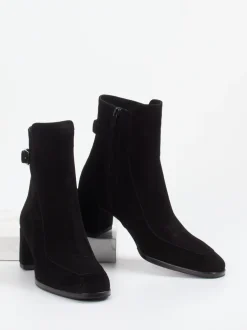 Konstantin Starke – Stiefelette aus Veloursleder Schwarz