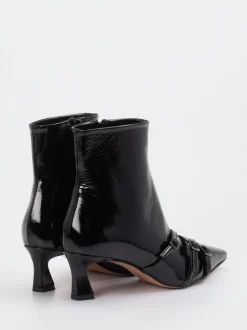 Konstantin Starke – Stiefelette aus Lackleder Schwarz