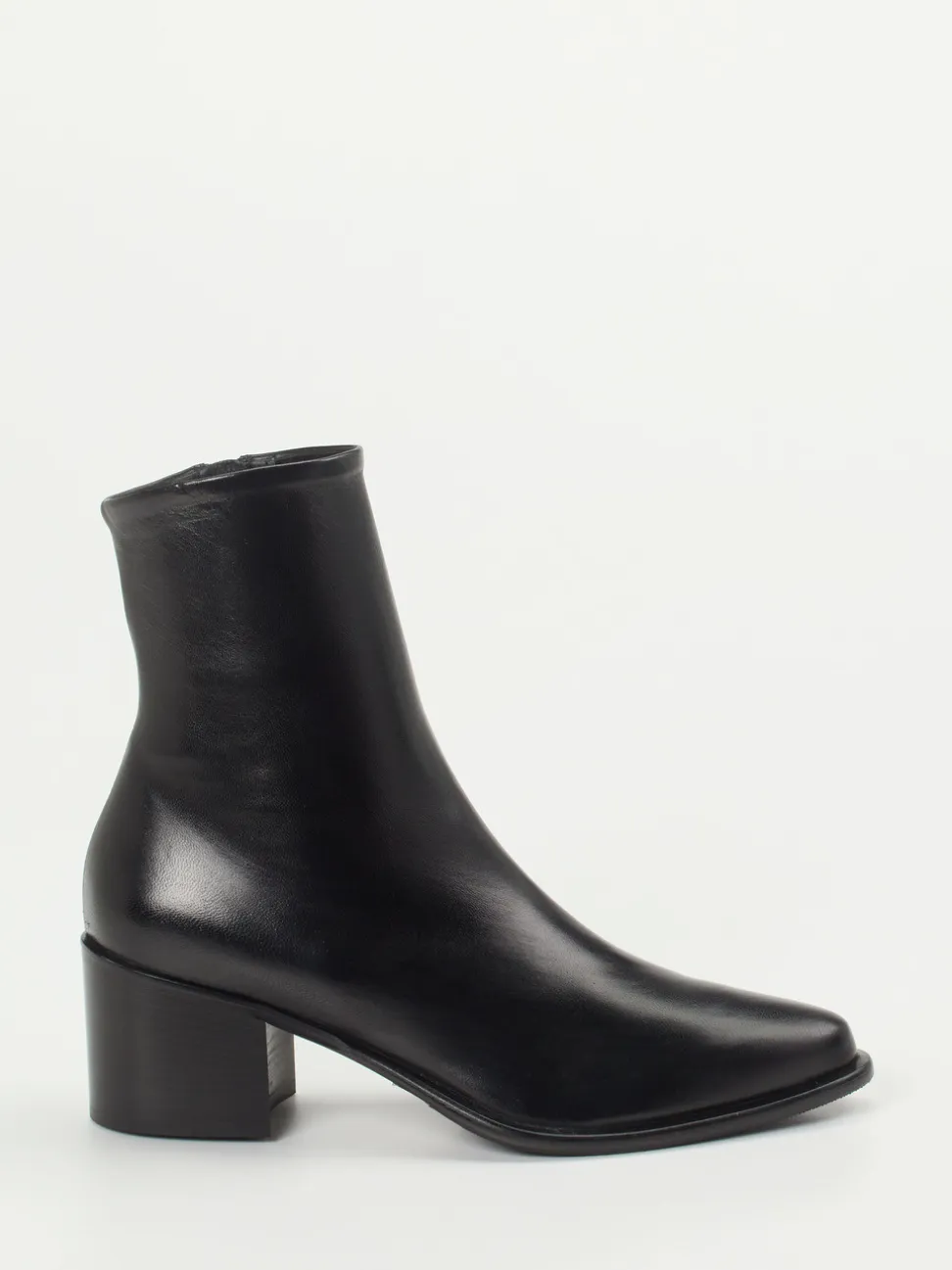Konstantin Starke – Stiefelette aus Lammleder Schwarz