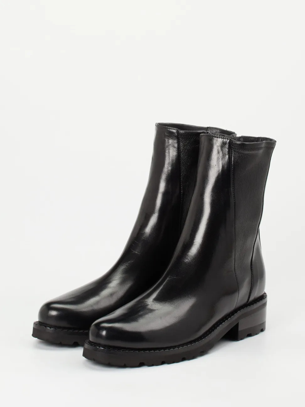Konstantin Starke – Stiefelette aus Lammleder Schwarz