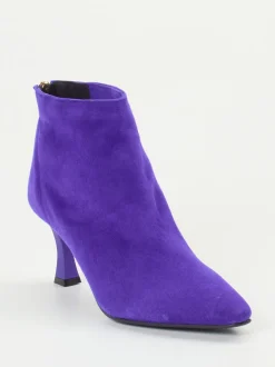 Konstantin Starke – Stiefelette aus Veloursleder Violett
