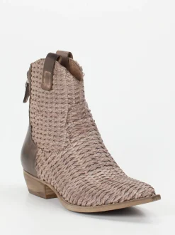 Konstantin Starke – Western-Stiefelette aus Flechtleder Taupe