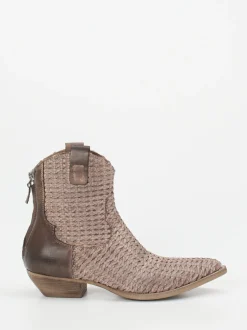 Konstantin Starke – Western-Stiefelette aus Flechtleder Taupe