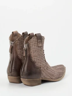 Konstantin Starke – Western-Stiefelette aus Flechtleder Taupe