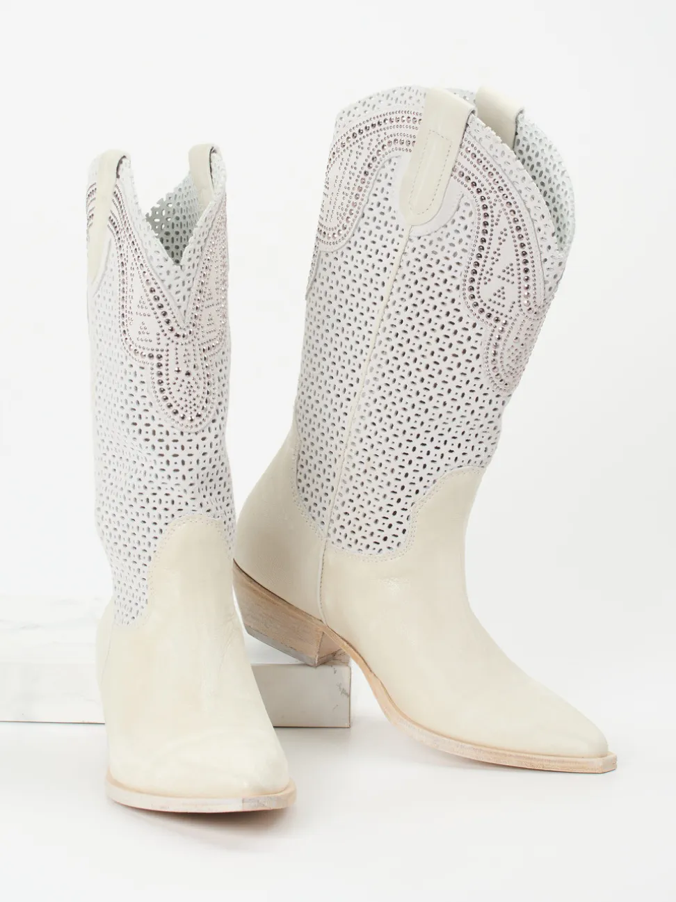 Konstantin Starke – Western-Boots aus Kalbleder cremeweiß