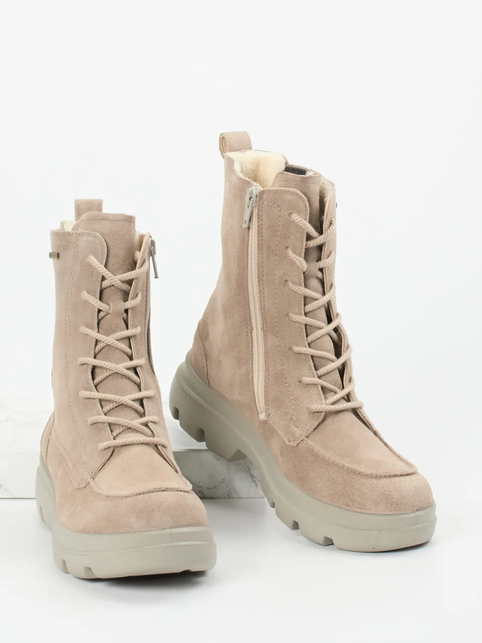 Legero – Schnürboots aus Veloursleder Sandbeige