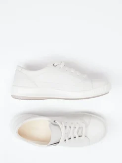 Legero – Sneaker aus Lammleder in Offwhite