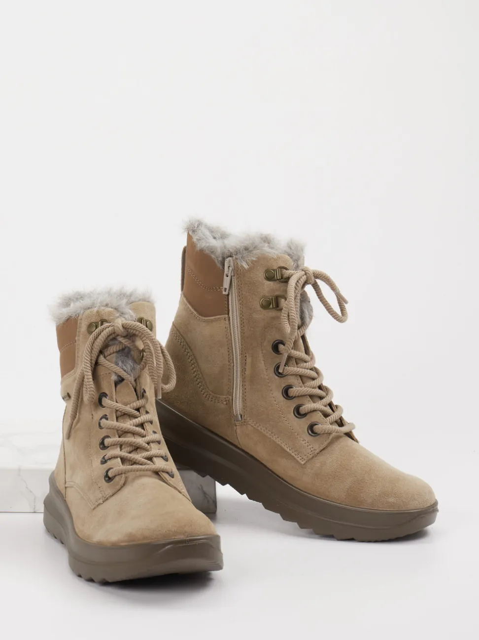 Legero – Stiefeletten aus Leder beige