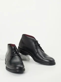Lloyd – Desert Boots aus Hochglanzleder schwarz
