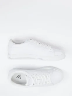 Lloyd – Sneaker aus Kalbleder in Weiß