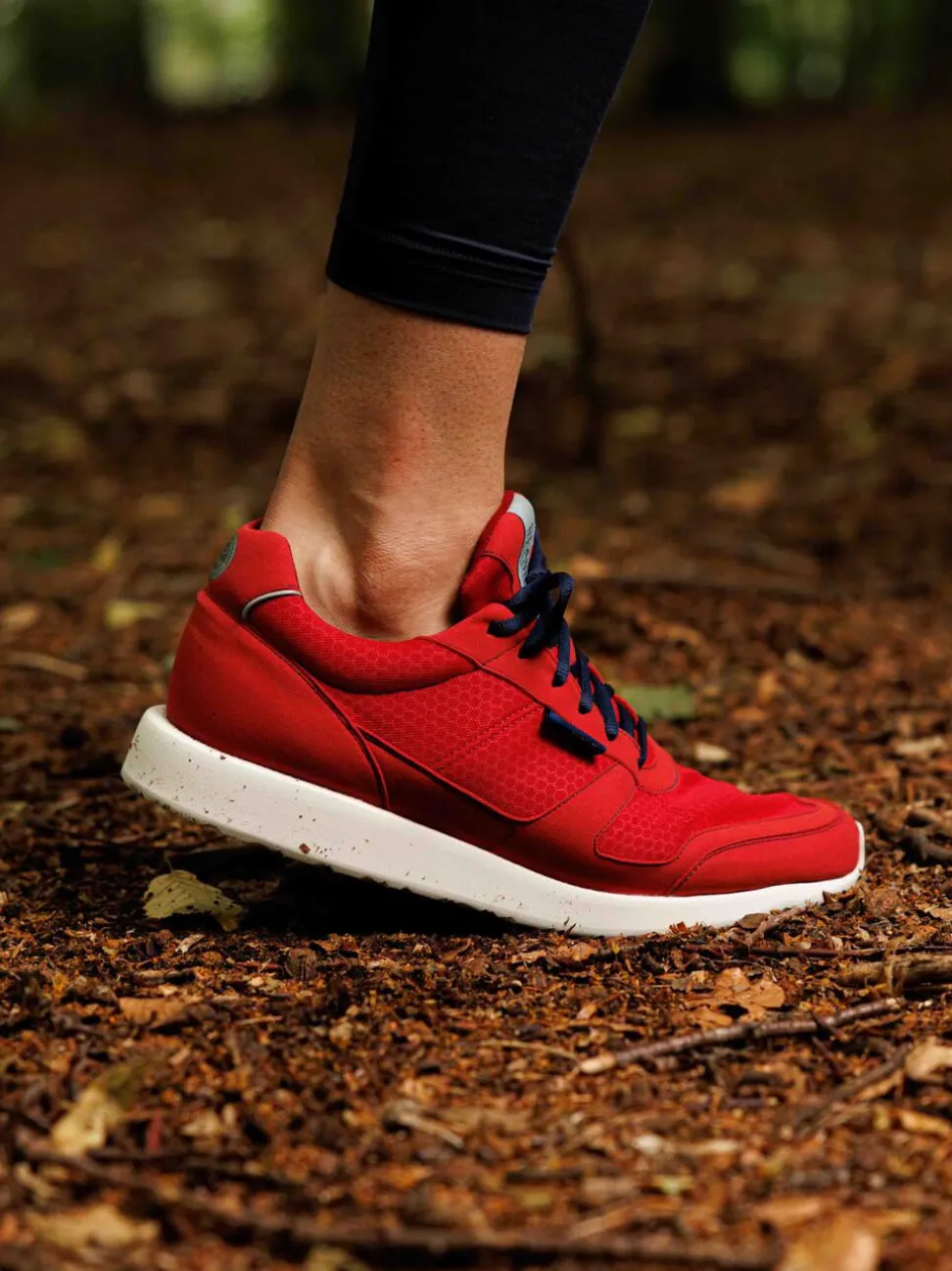 Lunge – Retro-Sneaker aus Mesh und Veloursleder rot
