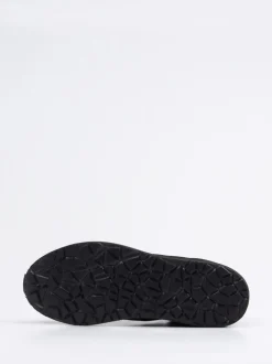 Lunge – Sneaker aus Textil in Veloursoptik schwarz