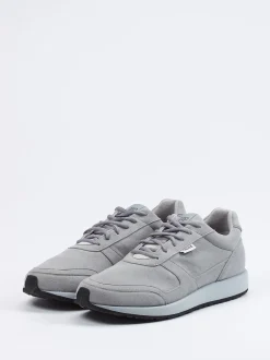 Lunge – Sneaker aus Textil in hellgrauem Velours