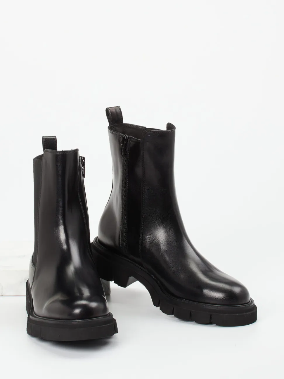 Mannori – Chelsea Boots aus Kalbleder schwarz