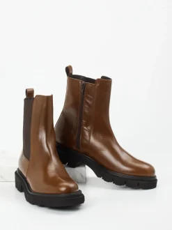 Mannori – Chelsea Boots aus Kalbleder in Braun