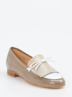 Mannori – Loafer aus Lackleder in Taupe-Beige