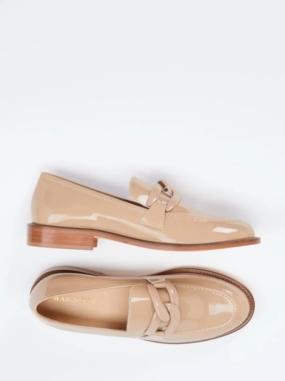 Mannori – Loafer aus Lackleder in Beige