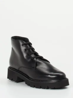 Mannori – Schnürboots aus Lammleder Schwarz