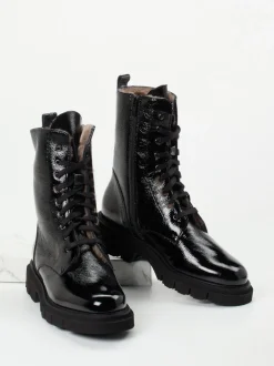 Mannori – Schnürboots aus Lackleder schwarz