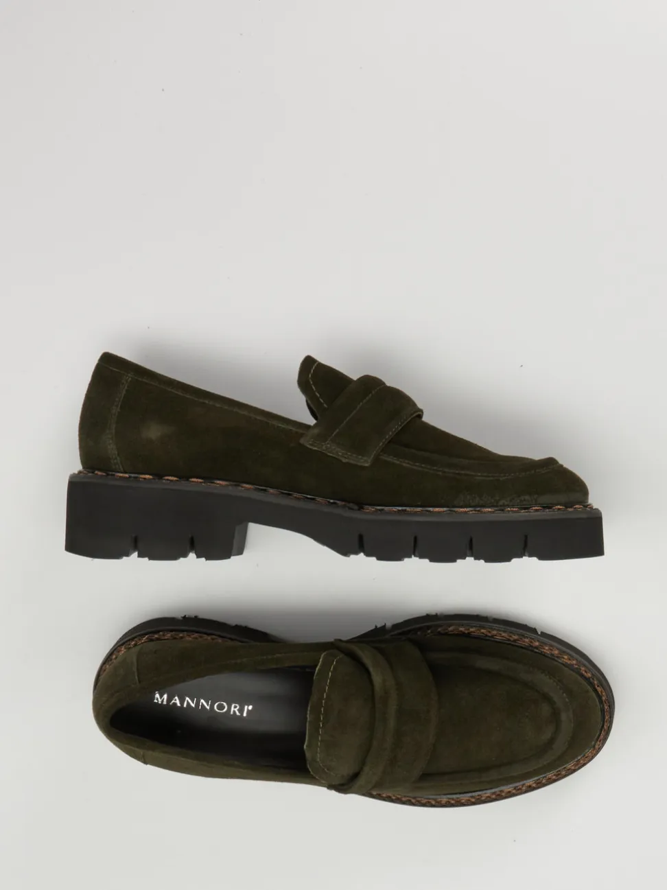 Mannori – Slipper aus Veloursleder Olivgrün