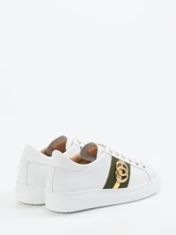 Mannori – Sneaker aus Kalbleder in Weiß mit Goldakzenten