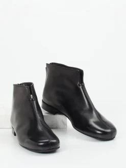 Mannori – Stiefelette aus Lammleder schwarz