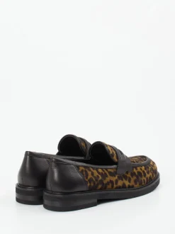 Maripé – Loafer aus Fell mit Leoprint