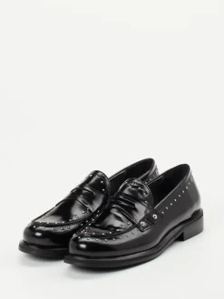 Maripé – Loafer aus Hochglanzleder schwarz mit Nieten