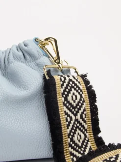 Marlon Firenze – Crossbody-Bag aus Kalbleder hellblau