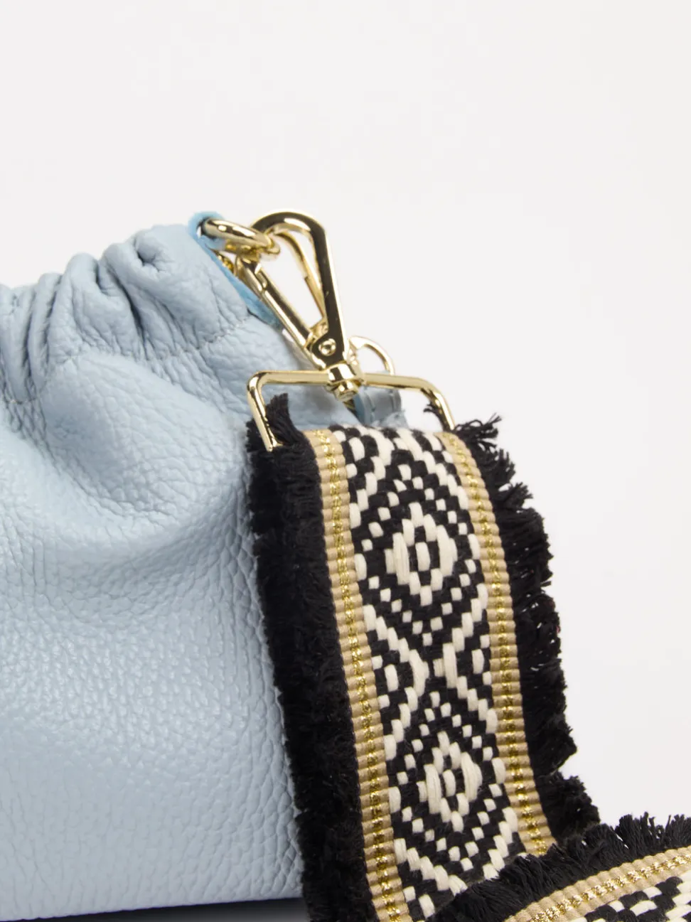 Marlon Firenze – Crossbody-Bag aus Kalbleder hellblau