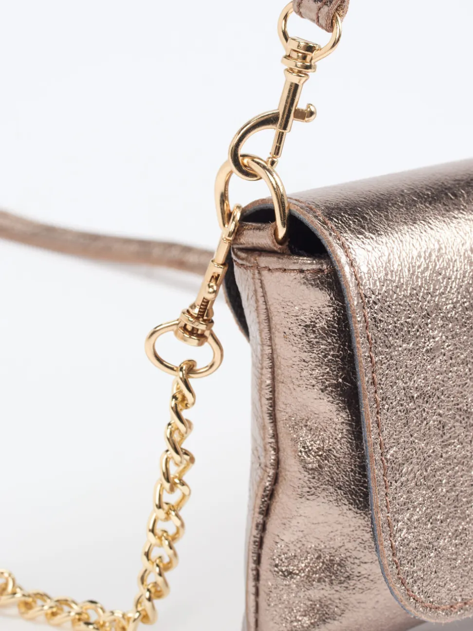 Marlon Firenze – Schultertasche aus Metallicleder Roségold
