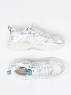 MRP – Chunky Sneaker aus Metallicleder silber