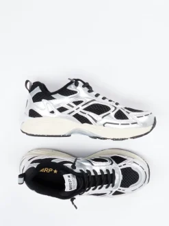 MRP – Low-Top Sneaker aus Metallic-Mesh silber