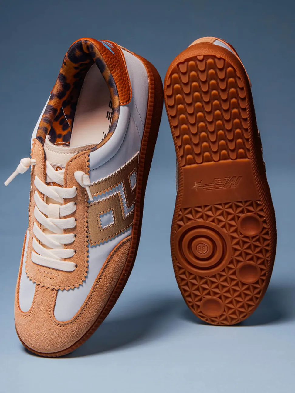 MRP – Retro-Sneaker aus Veloursleder in Pastell
