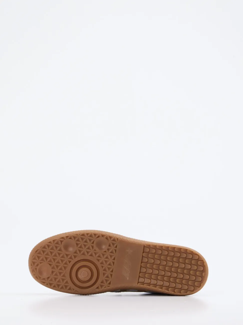 MRP – Retro-Sneaker aus Veloursleder in Pastell