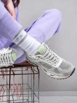 MRP – Retro-Sneaker aus Velour und Mesh Offwhite